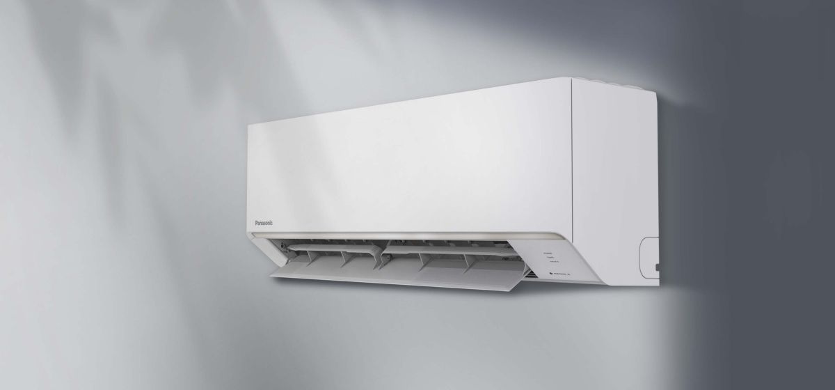 Panasonic N12AKH-8 là dòng treo tường có kiểu dáng nhỏ gọn 