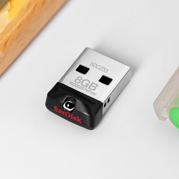 usb-20-8gb-sandisk-sdcz33-den-1-1